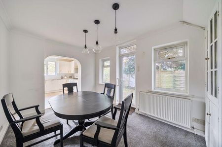 4 bedroom detached house to rent - Photo 3