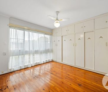 18 Sutherland Avenue, Semaphore Park, SA 5019 - Photo 5