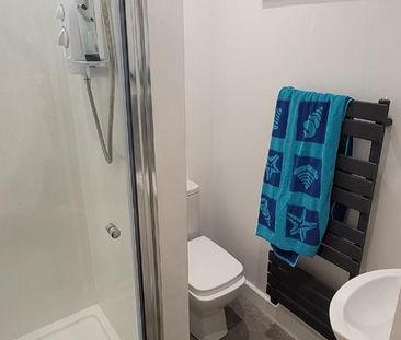 1 bedroom in a house share to rent - Photo 5