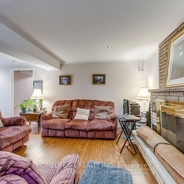 27 Gilcrest Street - Photo 1