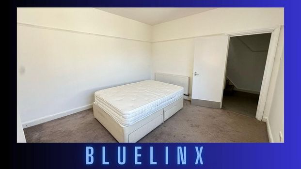 1 bedroom in a flat share to rent - Photo 1