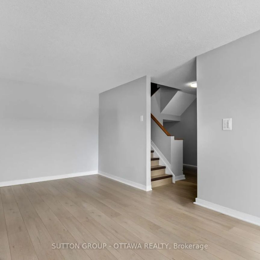 68 - 2939 FAIRLEA CRESCENT - Photo 1
