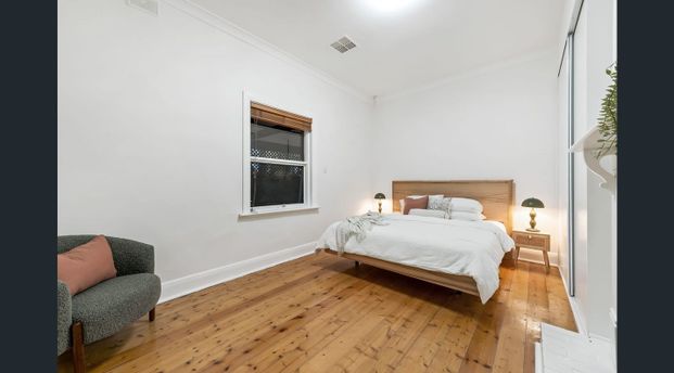 Stunning Renovated Bungalow in Prime Burnside Location - Photo 1