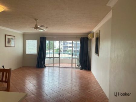 Spacious 2-Bed Apartment Offering the Ultimate Coastal Lifestyle - Photo 2