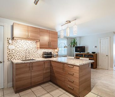 Grand 5 1/2 Rénové avec vue sur l’eau - Photo 2