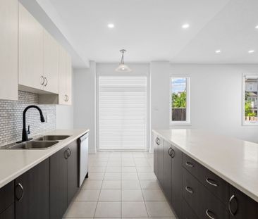 For Lease - 2477 Waterlilly Way, Barrhaven, Ontario - Photo 2