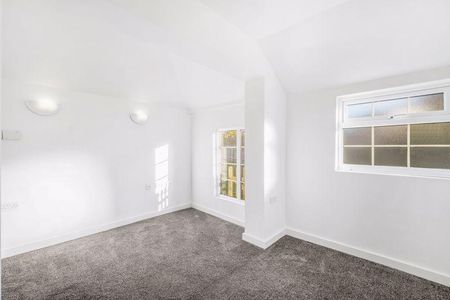 2 bedroom semi-detached house to rent - Photo 5