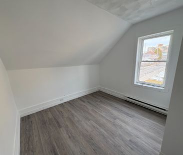 For Lease - 226 First Street, Cornwall, Ontario - Photo 2