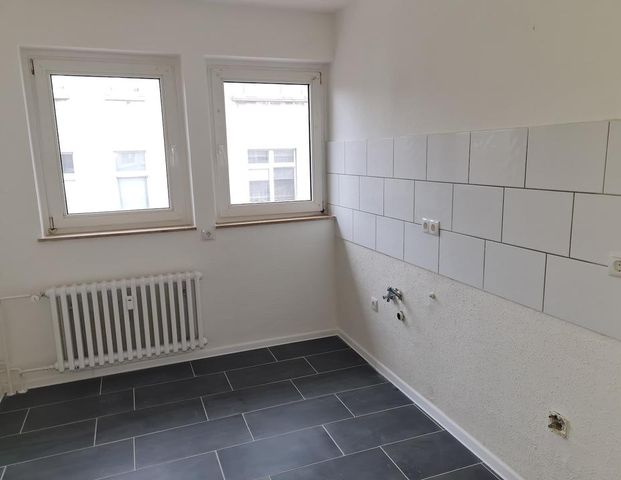 Renovierte 4-Zimmer-Wohnung mit Balkon zu vermieten! 1 Nettokaltmiete frei (2. Monat)* - Foto 1