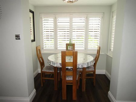 4 bedroom end of terrace house to rent - Photo 5