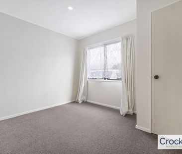 Spacious 3-Bedroom Home - Gated large backyard - Photo 6