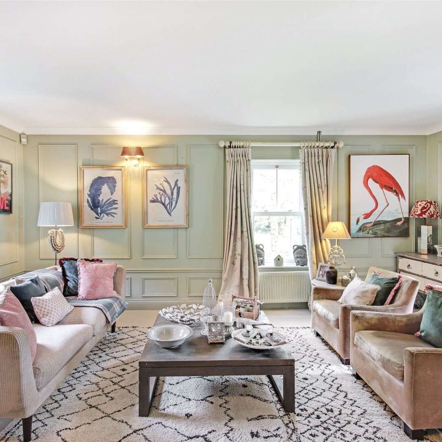 A stylishly presented home benefitting from superb far reaching countryside views. - Photo 1