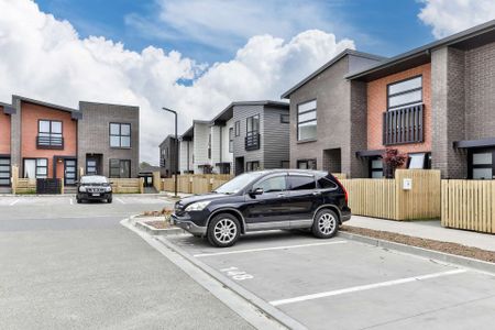 SPACIOUS AND LIGHT - TE ATATU SOUTH - Photo 5