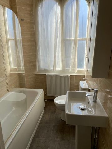 1 Bed Flat, Dover Place, BS8 - Photo 4