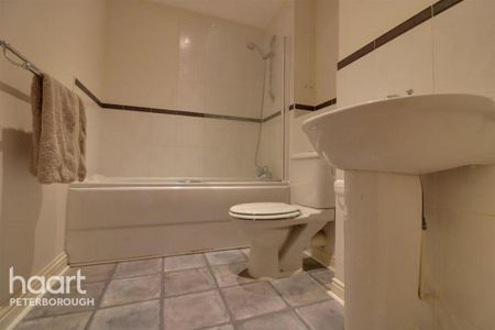 2 bedroom apartment to rent - Photo 3