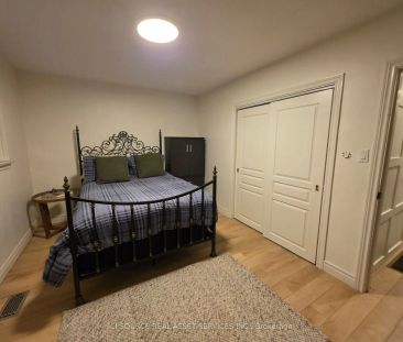 631 Mary Street N #Main Fl - Photo 3