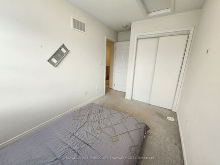 For Lease - 229 Danzatore Path, Oshawa, Ontario - Photo 2