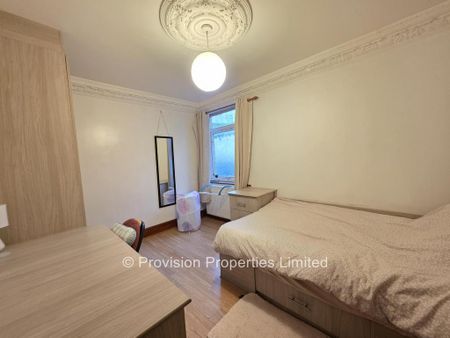 6 bedroom flat to rent - Photo 5
