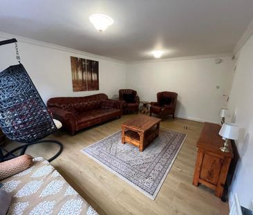 3 bedroom flat to rent - Photo 1