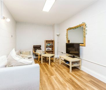 Jekyll Close, - Photo 1