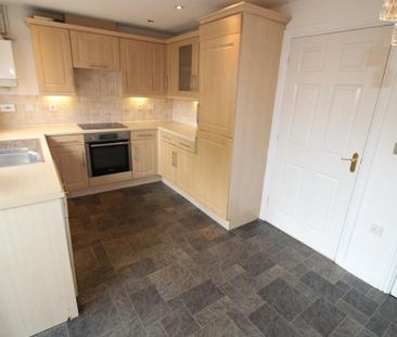3 bedroom semi-detached house to rent - Photo 6