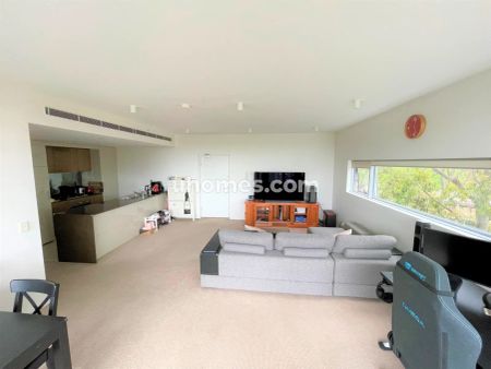 2Bedrooms, 2Bathrooms - Photo 2