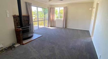 Home and Granny - Photo 5