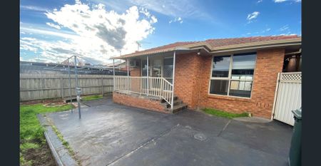 WELL LOCATED FAMILY HOME - Photo 4