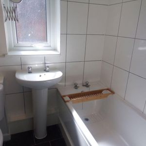 1 bed lower flat to rent in NE24 - Photo 3