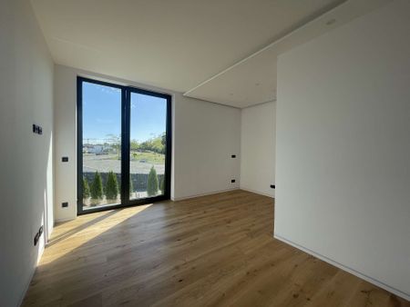 Mit dem Aufzug direkt in die Traumwohnung am Zwenkauer See! - Photo 3