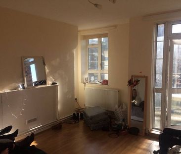 Room in a Shared Flat, Holsworthy House, E3 - Photo 1