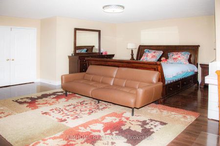 Detached Home For Lease | N9255063 - Photo 2