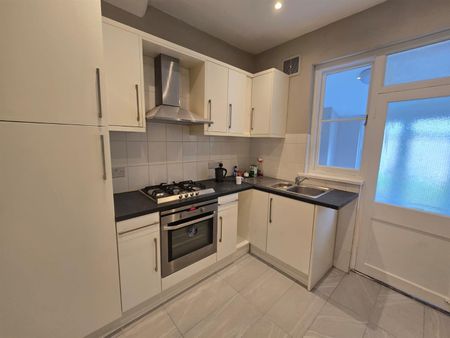 Lonsdale Road, South Norwood, London SE25 - Photo 2