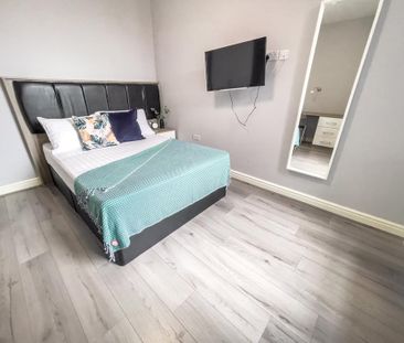 4 bedroom terraced house to rent - Photo 4