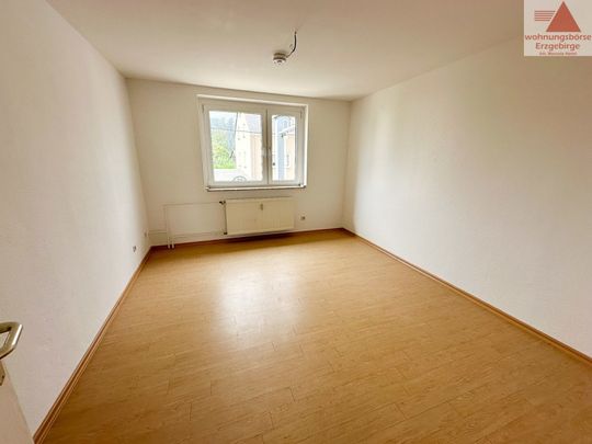 Wunderschöne 3-Raum-Wohnung mit Balkon in NIederlungwitz - Foto 1