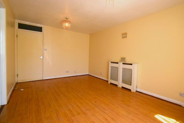 1 bedroom ground floor flat to rent - Photo 1
