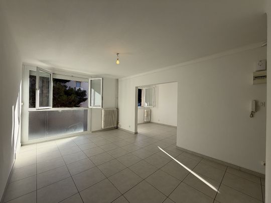 Location Appartement 4 pièces 63m² SETE 34200 - Photo 1