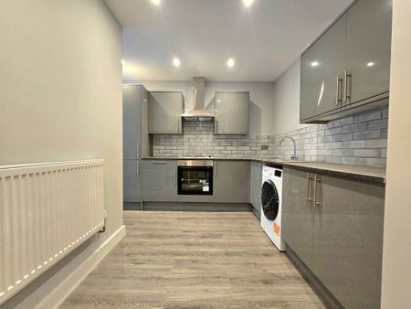 1 Bedroom Flat, Earls Court Road, London - Photo 5