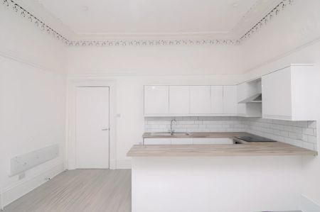 3Bedrooms, 1Bathrooms - Photo 4