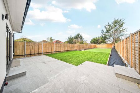 4 bedroom semi-detached house to rent - Photo 2