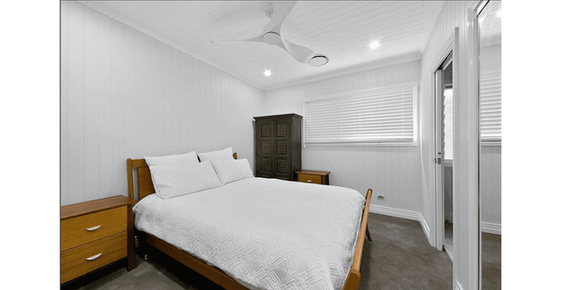 Modern Inner City Queenslander - Photo 1