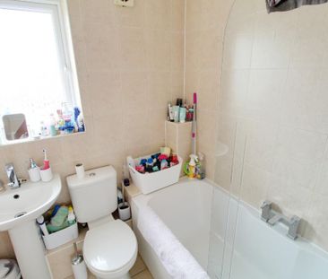 2 bedroom semi-detached house to rent - Photo 2