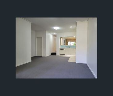 Unfurnished Two Bed Apartment w/ Parking - Ultimo - Photo 6