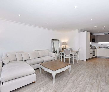 A modern two double bedroom apartment with off street parking situated in the heart of Windsor Town Centre. - Photo 1