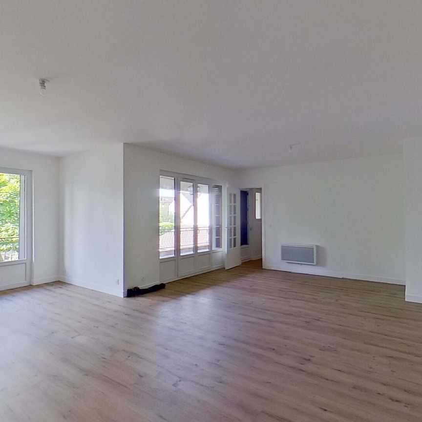 Location Maison 7 pièces 220m² - Photo 1