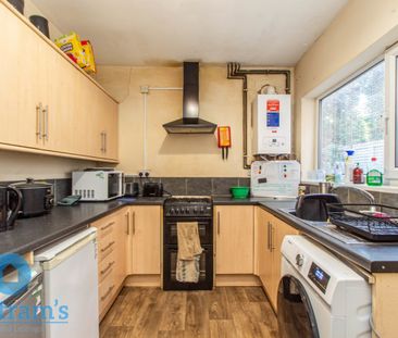 4 bed Semi-Detached House for Rent - Photo 5