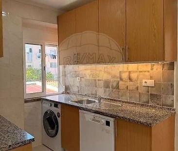 Apartment T2 in Falagueira - Venda Nova, Amadora - Photo 2