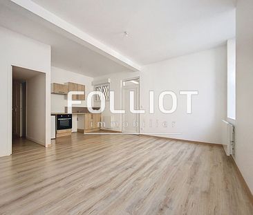 F2 AVEC PARKING - Centre ville - Photo 5