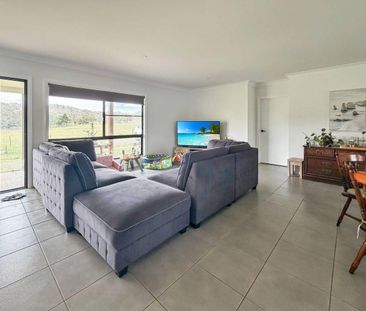 Spacious Family Living Just Minutes from Town - Photo 1