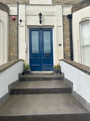 2 Bed Flat, Manor Mount, SE23 - Photo 5